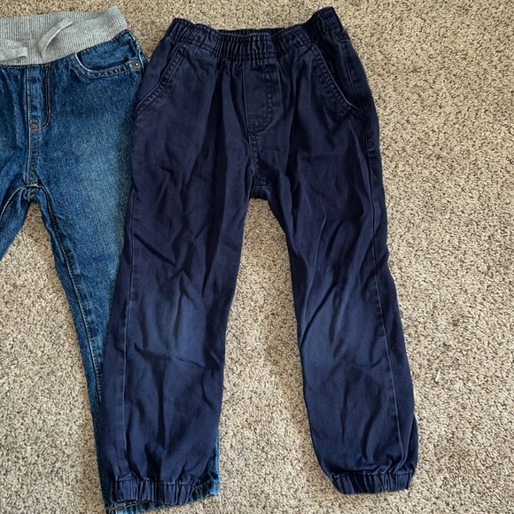 3 pairs of Boys 4T pants - Picture 3 of 8